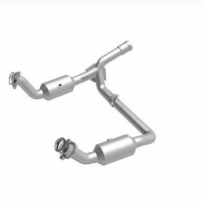 Magnaflow 19-20 GMC Sierra 1500 Single Underbody 4.3L/5.3L Direct Fit Catalytic Converter Magnaflow