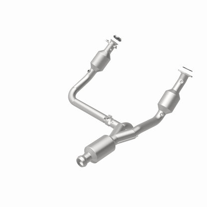Magnaflow 14-15 Chevrolet Silverado 1500 Underbody 4.3L / 5.3L Direct-Fit Catalytic Converter Magnaflow