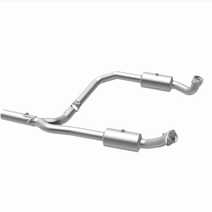 Magnaflow 09-13 Ford E-350 Super Duty V10 6.8 OEM Underbody Direct Fit Catalytic Converter Magnaflow