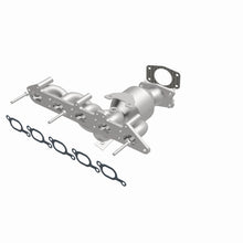 Load image into Gallery viewer, Magnaflow Conv DF 01-05 Volvo S60 2.4L Manifold