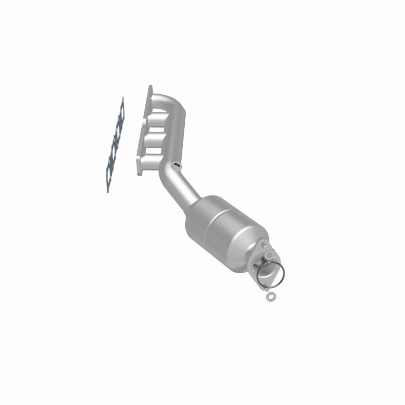 MagnaFlow Direct-Fit SS Catalytic Converter 04-06 Nissan Titan 5.6L V8 (California) Magnaflow
