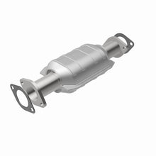 Load image into Gallery viewer, MagnaFlow Catalytic Converter DF 98-00 Nissan Frontier 2.4L Rear