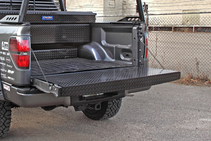 Deezee 19-23 Chevrolet Silverado Tailgate Protector Full Black-Tread