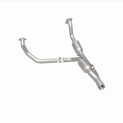 Magnaflow 14-18 2500 V8 6.4 OEM Underbody Direct Fit Converter Magnaflow