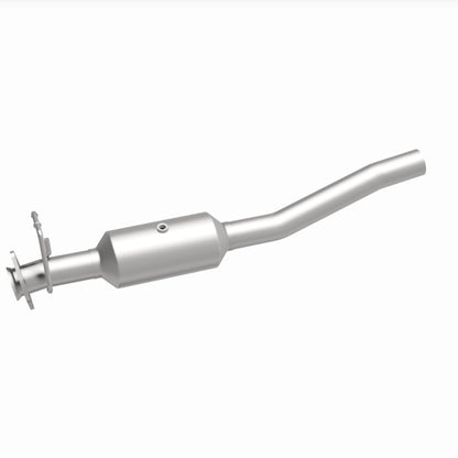 MagnaFlow 16-19 Ford F-53 V10 6.8L Underbody Direct-Fit Catalytic Converter Magnaflow