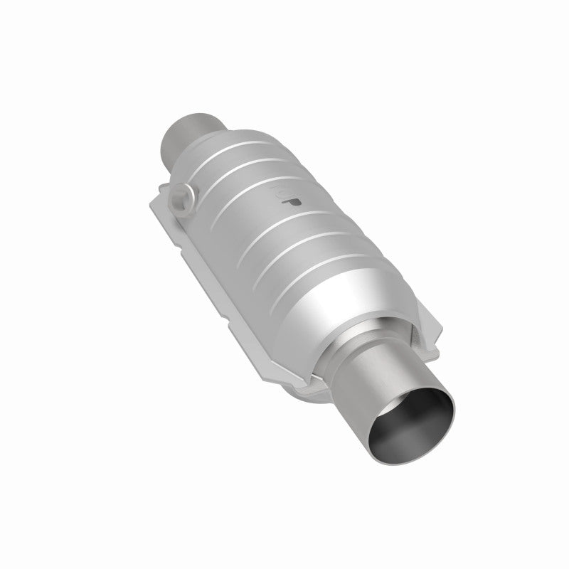 Magnaflow Conv Univ 2.25 HM Angled O2 Magnaflow