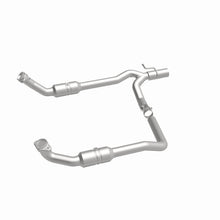 Load image into Gallery viewer, Magnaflow Conv DF 2009-2012 E-150 5.4 L Underbody