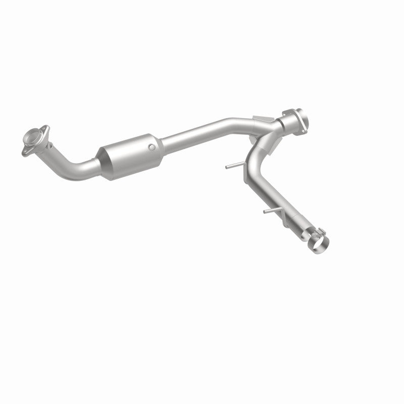 MagnaFlow Conv Direct Fit 05-06 Lincoln Navigator 5.4L w/ 3in Main Piping Magnaflow