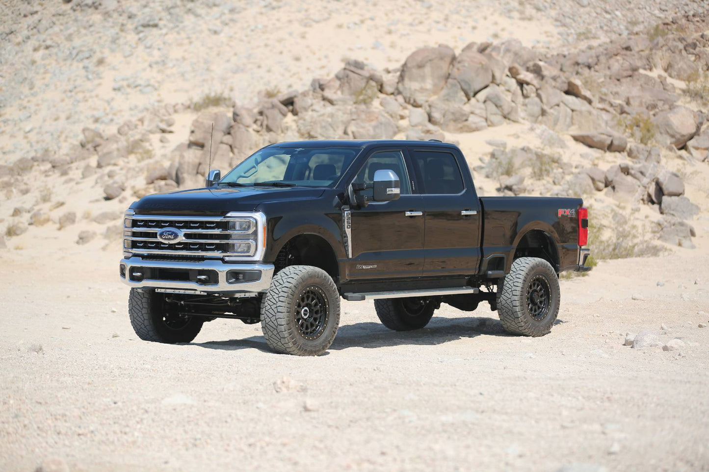 Fabtech FTS-X Adjustable Radius Arm Box Kit for 2023-2026 Ford F-250/F-350 4WD Super Duty 2.5in-6in Lift Systems (FTS22390)