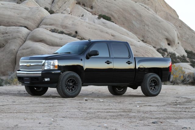 Fabtech 3.5in Budget Upper Control Arm Lift System with Rear Performance Shocks for 2007-2018 GM K1500 with OE Forged Upper Control Arms (K1059)