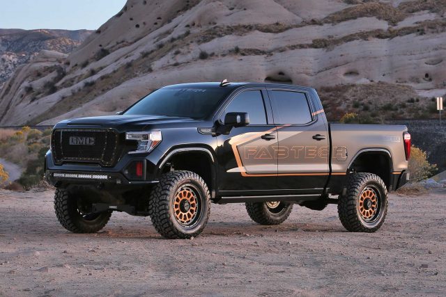 Fabtech 6" Dirt Logic Suspension System w/Dirt Logic 2.5 Reservoir Coilovers & Dirt Logic 2.25 Rear Shocks – 2025 GM 1500 4WD (K1218DL)