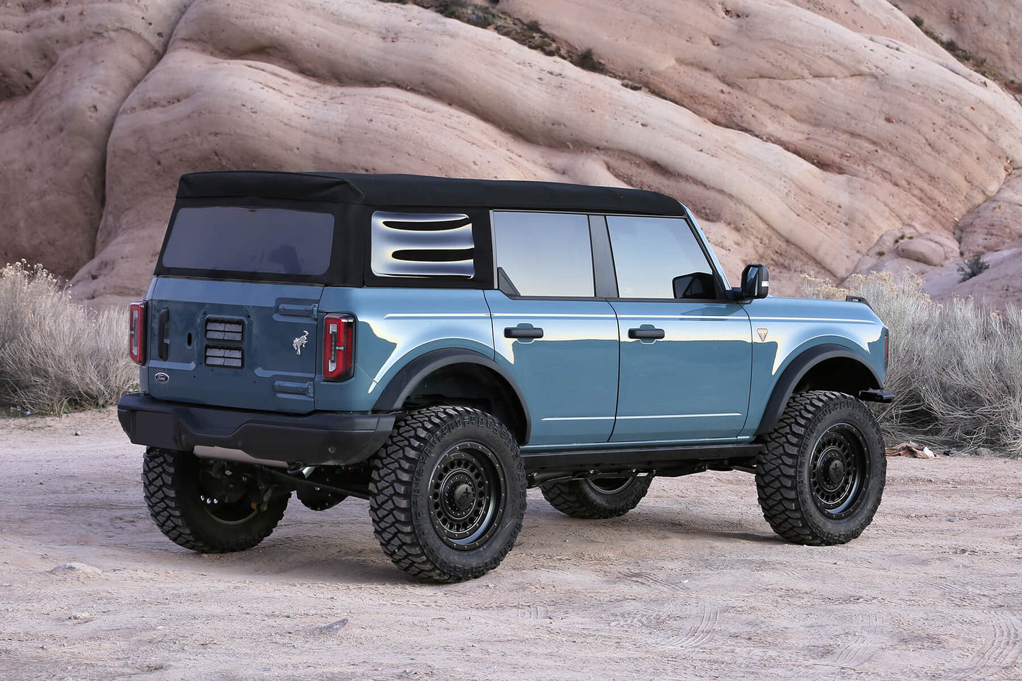 Fabtech 3in Lift Kit with Ball Joint UCAs and Shock Spacers for 2021-2024 Ford Bronco Bilstein Models (K2423)
