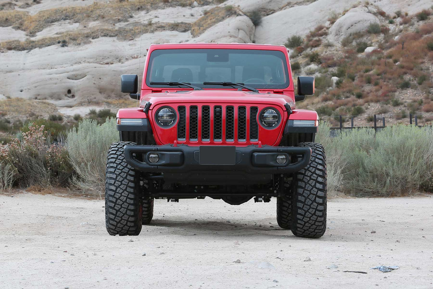 Fabtech 3in Crawler Long Arm Suspension System with Dirt Logic 2.5 Reservoir Coilovers and Dirt Logic 2.25 Reservoir Rear Shocks for 2020 Jeep Gladiator JT 4WD (K4172DL)
