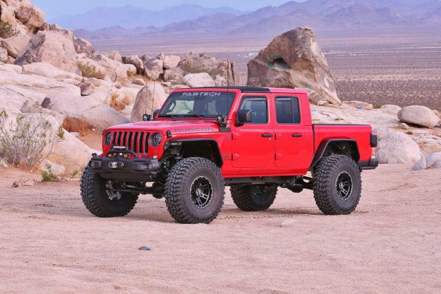 Fabtech 5in Crawler Long Arm Suspension System with Stealth Shocks for 2020-2021 Jeep Gladiator JT 4WD Gas (K4177M)