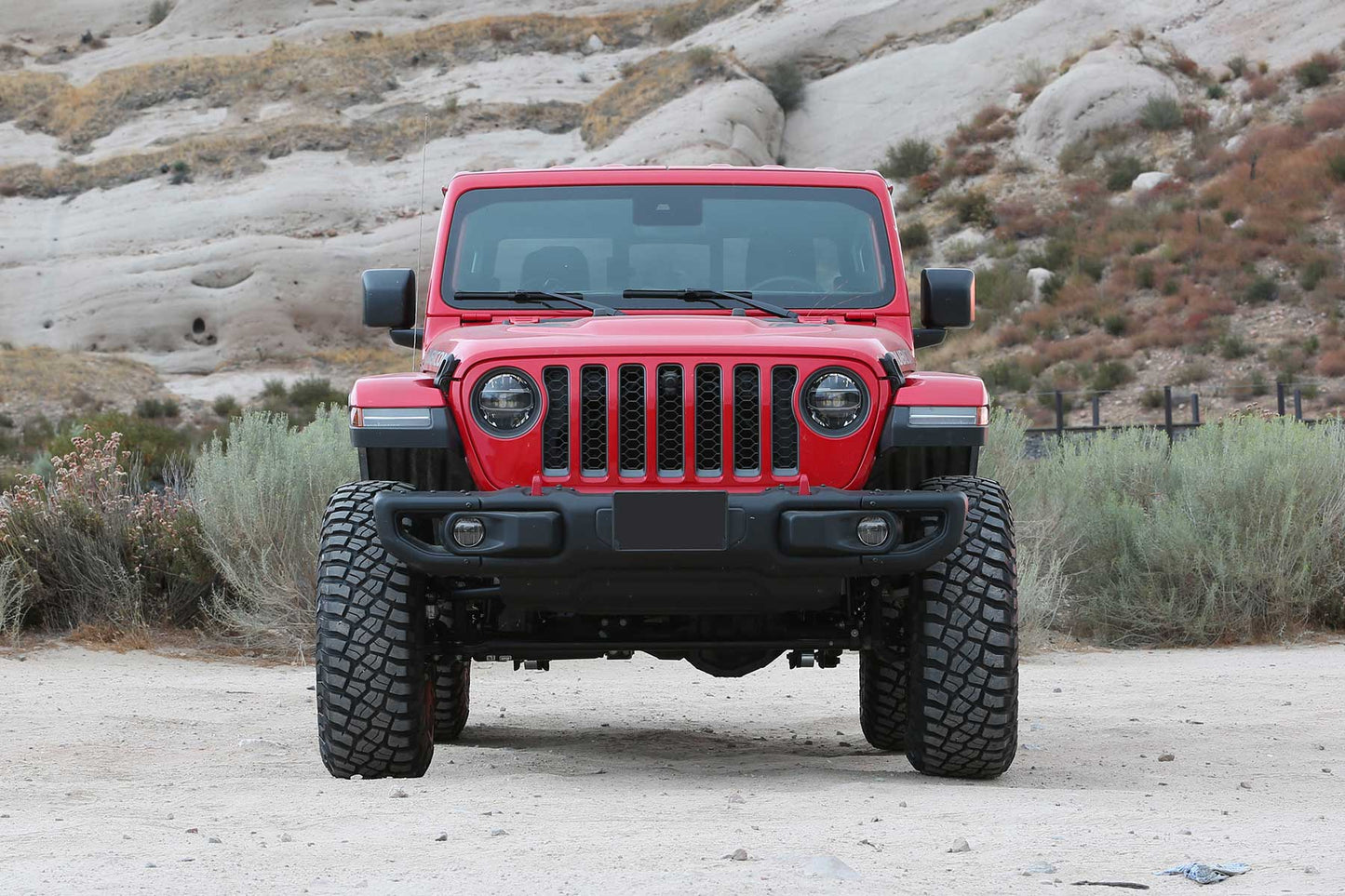 Fabtech 3in Trail Suspension System with Dirt Logic 2.5 Coilovers and Dirt Logic Rear Shocks for 2020-2022 Jeep Gladiator JT 4WD Gas (K4217DL)