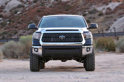 Fabtech 4in Uniball UCA Lift System with Dirt Logic 2.5 Coilovers and Dirt Logic Rear Shocks for 2016-2021 Toyota Tundra 2WD/4WD (K7052DL)