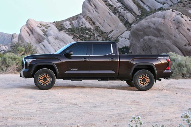 Fabtech 3in Uniball UCA Lift Kit with Dirt Logic 2.5 Reservoir Coilovers, Rear Coil Spacers and Dirt Logic Rear Shocks for 2022+ Toyota Tundra 4WD (K7088DL)
