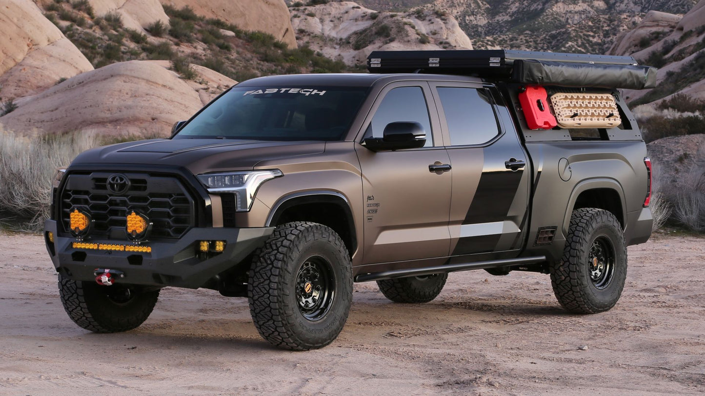 Fabtech 3" Dirt Logic Suspension System w/Ball Joint UCA, Dirt Logic 2.5 Reservoir Coilovers, Dirt Logic 2.25 Rear Shocks & Rear Coil Spacers – 2022–2026 Toyota Tundra 4WD (K7110DL)