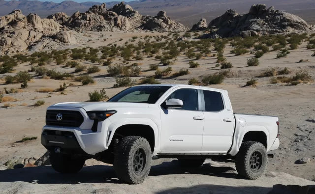 Fabtech 2024 Toyota Tacoma 4WD 3in UCA Kit w/ Uniballs & Shock Spacers & Performance Shocks