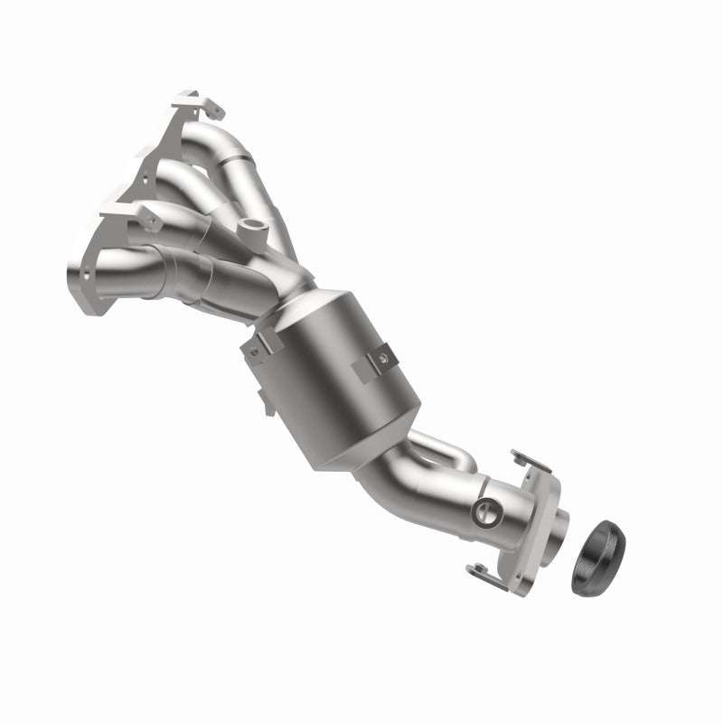 MagnaFlow OEM Grade 12-17 Toyota Prius C Federal / EPA Compliant Manifold Catalytic Converter Magnaflow