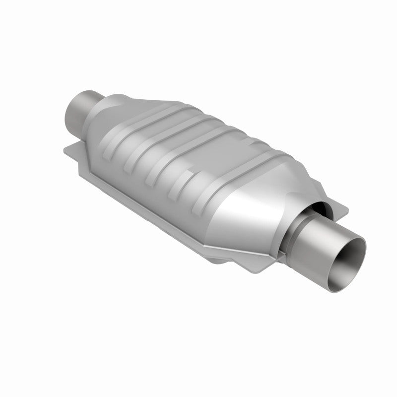 MagnaFlow Conv Univ 2.5in Inlet/Outlet Center/Center Oval 12in Body L x 7in W x 16in Overall L Magnaflow