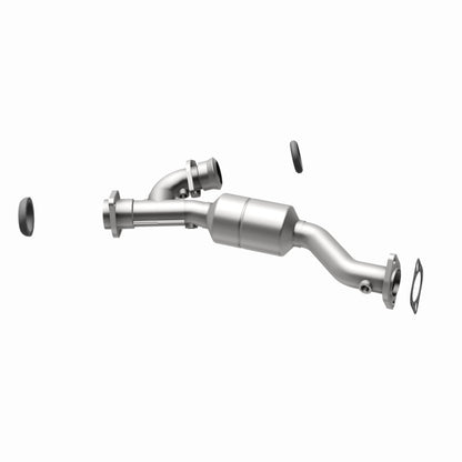 MagnaFlow Conv DF 01-03 Montero 3L Passenger Side Front OEM Magnaflow