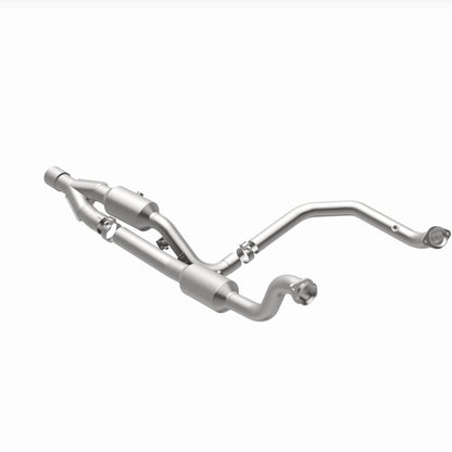 Magnaflow 14-18 2500 V8 6.4 OEM Underbody Direct Fit Converter Magnaflow