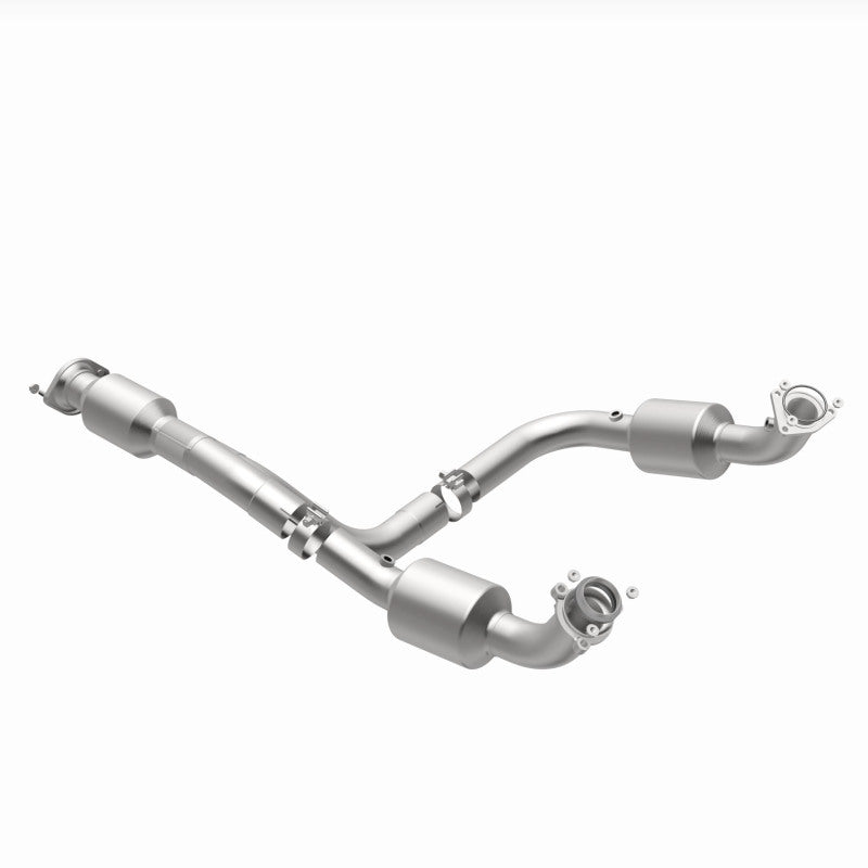 Magnaflow 12-20 Chevrolet Express 4500 Underbody 6.0L Direct Fit Catalytic Converter Magnaflow