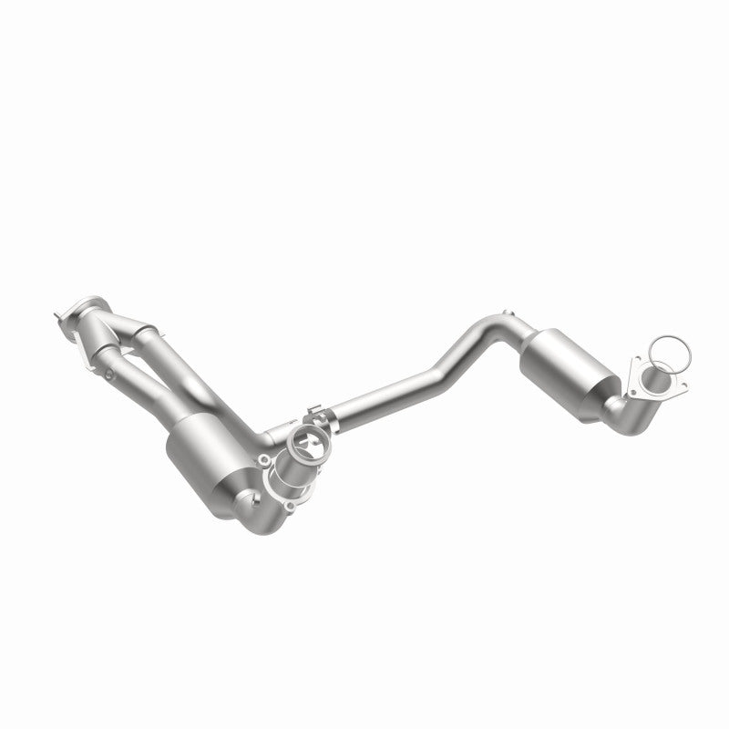 MagnaFlow Conv Direct Fit OEM 2005 GMC Sierra/Chevrolet Silverado 1500/Cadillac Escalade Underbody Magnaflow
