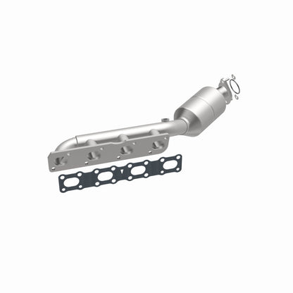 MagnaFlow Direct-Fit SS Catalytic Converter 04-06 Nissan Titan 5.6L V8 (California) Magnaflow