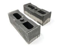 Load image into Gallery viewer, Tuff Country 01-10 Chevy Silverado 2500HD/3500 4wd 2in Cast Iron Lift Blocks Pair