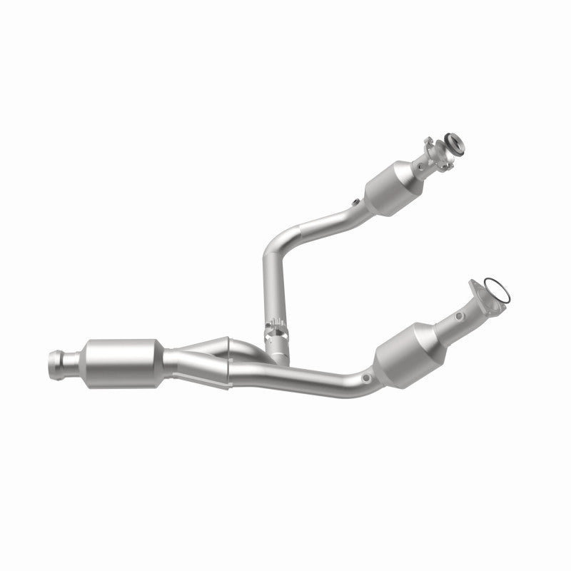 Magnaflow 14-15 Chevrolet Silverado 1500 Underbody 4.3L / 5.3L Direct-Fit Catalytic Converter Magnaflow
