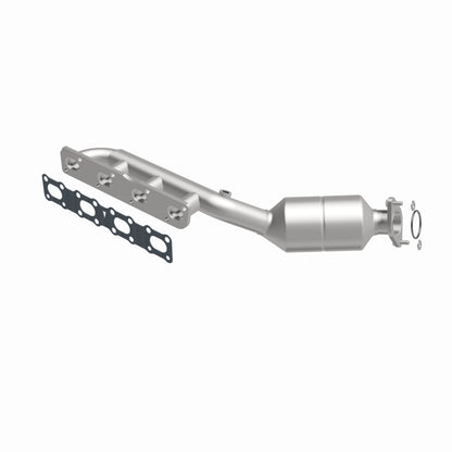 MagnaFlow Direct-Fit SS Catalytic Converter 04-06 Nissan Titan 5.6L V8 (California) Magnaflow