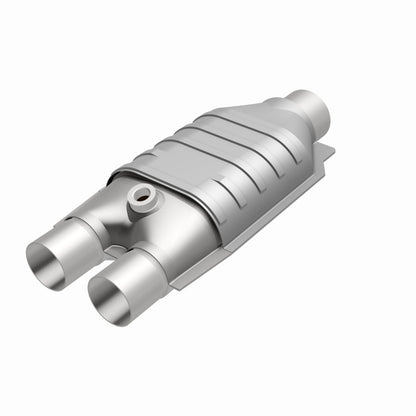 MagnaFlow Conv Univ 2/2.5 Single O2 Boss Magnaflow