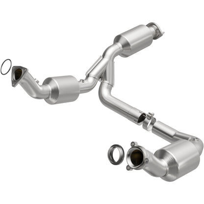 MagnaFlow 2021 Chevrolet Express 2500 4.3L Underbody Direct-Fit Catalytic Converter Magnaflow