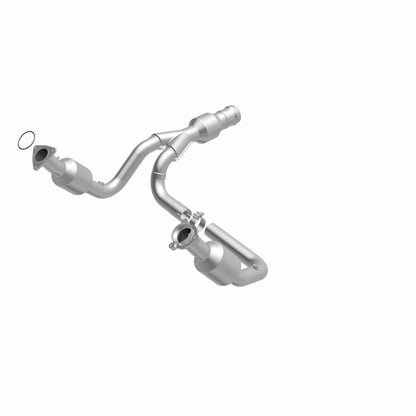 MagnaFlow Converter Direct Fit 2015 GMC Yukon XL V8 6.2L Magnaflow
