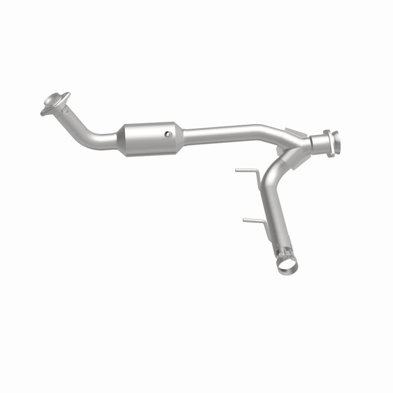 MagnaFlow Conv Direct Fit 05-06 Lincoln Navigator 5.4L w/ 3in Main Piping Magnaflow