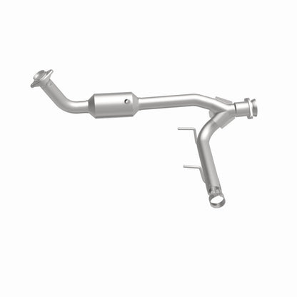 MagnaFlow Conv Direct Fit 05-06 Lincoln Navigator 5.4L w/ 3in Main Piping Magnaflow