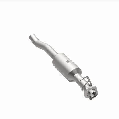 MagnaFlow 16-19 Ford F-650 V10 6.8L Underbody Direct Fit Catalytic Converter Magnaflow