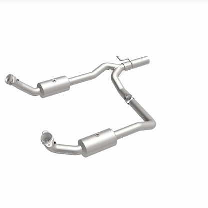 Magnaflow 09-13 Ford E-350 Super Duty V10 6.8 OEM Underbody Direct Fit Catalytic Converter Magnaflow