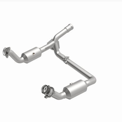 Magnaflow 19-20 GMC Sierra 1500 Single Underbody 4.3L/5.3L Direct Fit Catalytic Converter Magnaflow