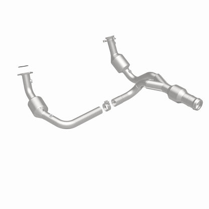 Magnaflow 11-14 Escalade 6.2 Underbody Direct Fit Converter Magnaflow