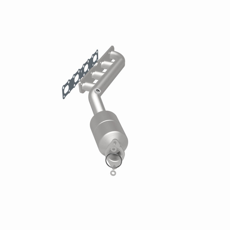 MagnaFlow Direct-Fit SS Catalytic Converter 04-06 Nissan Titan 5.6L V8 (California) Magnaflow