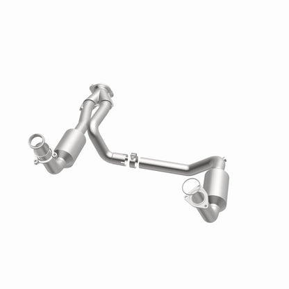 MagnaFlow Conv Direct Fit OEM 2005 GMC Sierra/Chevrolet Silverado 1500/Cadillac Escalade Underbody Magnaflow