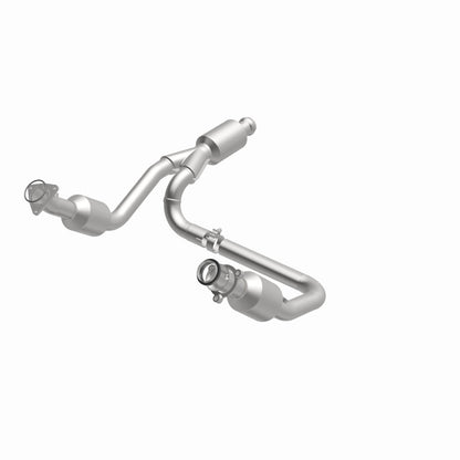 Magnaflow 14-15 Chevrolet Silverado 1500 Underbody 4.3L / 5.3L Direct-Fit Catalytic Converter Magnaflow