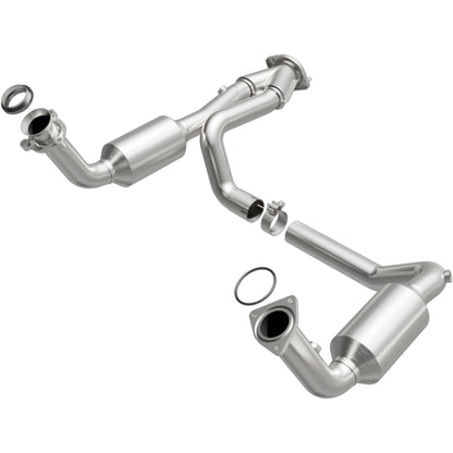 MagnaFlow Conv Direct Fit OEM 2005 GMC Sierra/Chevrolet Silverado 1500/Cadillac Escalade Underbody Magnaflow