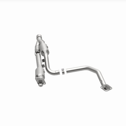 Magnaflow 14-18 2500 V8 6.4 OEM Underbody Direct Fit Converter Magnaflow