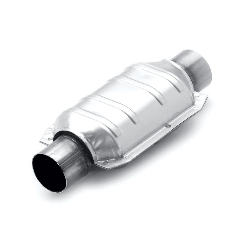MagnaFlow Conv Univ 2.5inch Inlet/Outlet Center/Center Oval (California OBDII) Magnaflow
