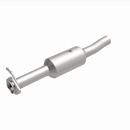 MagnaFlow 09-10 Ford F-550 Super Duty V10 6.8L Rear Underbody Direct Fit Catalytic Converter Magnaflow