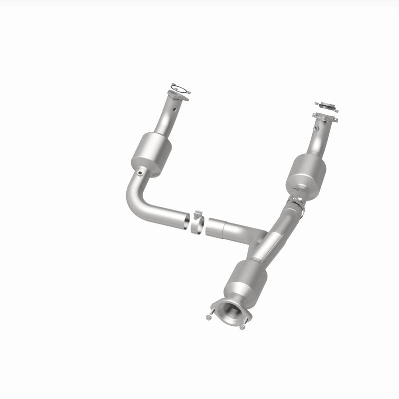 Magnaflow 12-20 Chevrolet Express 4500 Underbody 6.0L Direct Fit Catalytic Converter Magnaflow